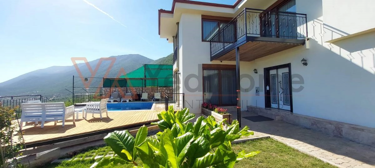 Villa Phellos